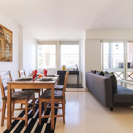 Lisbon Flower 360º - Your Lovely Flat With Pool And Parking ภายนอก รูปภาพ