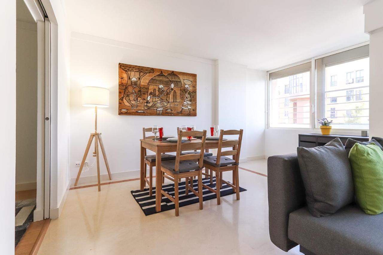 Lisbon Flower 360º - Your Lovely Flat With Pool And Parking ภายนอก รูปภาพ
