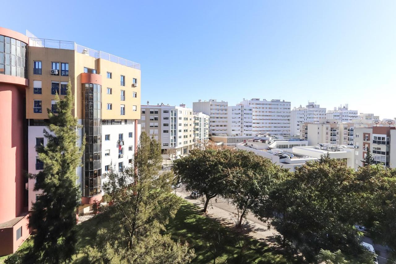 Lisbon Flower 360º - Your Lovely Flat With Pool And Parking ภายนอก รูปภาพ
